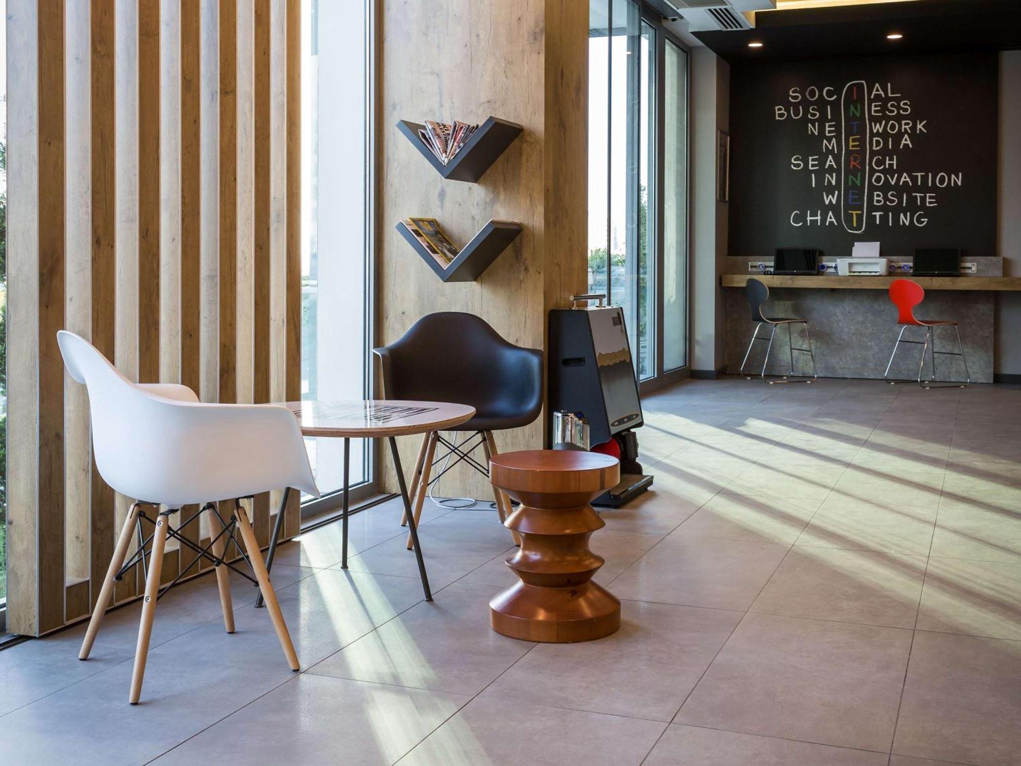 Hotel Ibis Istanbul West Exterior foto